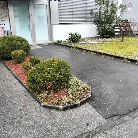 Business And Jacouzzi In Lausana