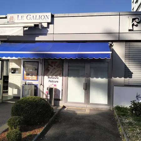 Business And Jacouzzi In