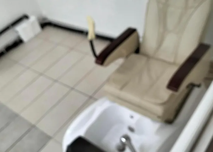 Business And Jacouzzi In Lausana